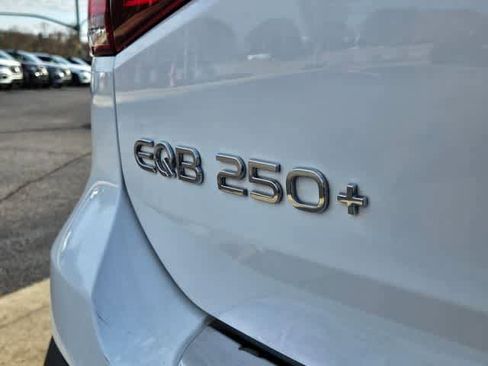 Used 2023 Mercedes-Benz EQB 250+ EQB 250+ w/ Exclusive Package image 11