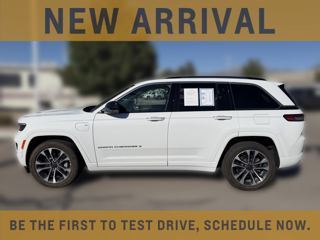 Used 2023 Jeep Grand Cherokee Overland w/ Luxury Tech Group IV AWD/4WD image 2
