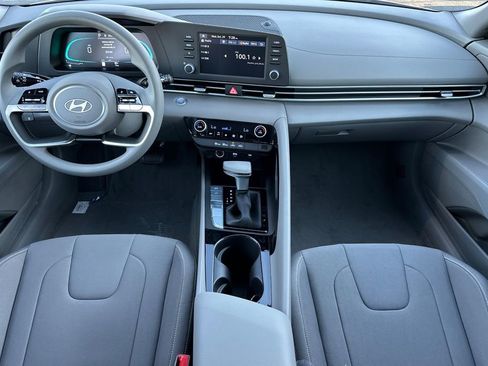 New 2026 Hyundai Elantra Hybrid FWD image 10
