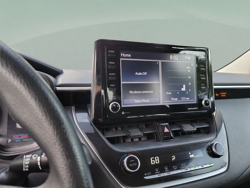 Used 2022 Toyota Corolla LE FWD image 18