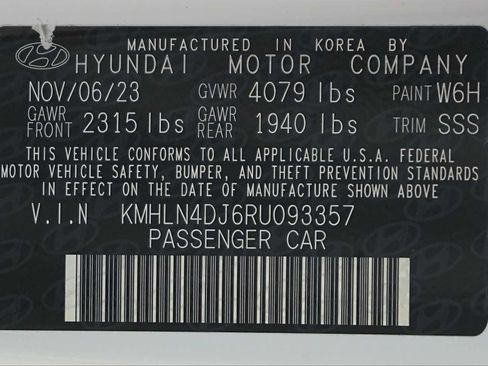 Used 2024 Hyundai Elantra Limited FWD image 30