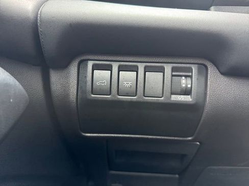 Used 2023 Subaru Ascent Touring image 5