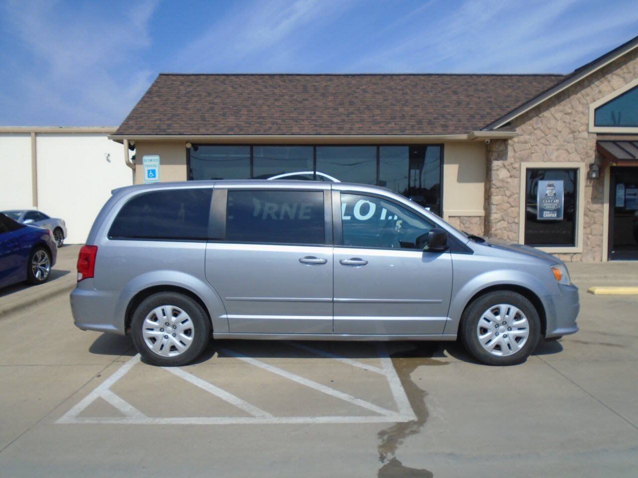 Used 2015 Dodge Grand Caravan SE w/ Quick Order Package 29E SE FWD image 4