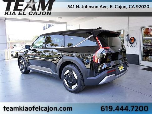 Certified 2024 Kia EV9 Light Long Range RWD image 7