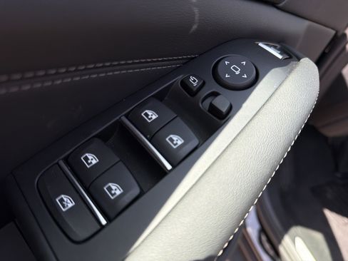 Used 2026 BMW X5 sDrive40i image 15