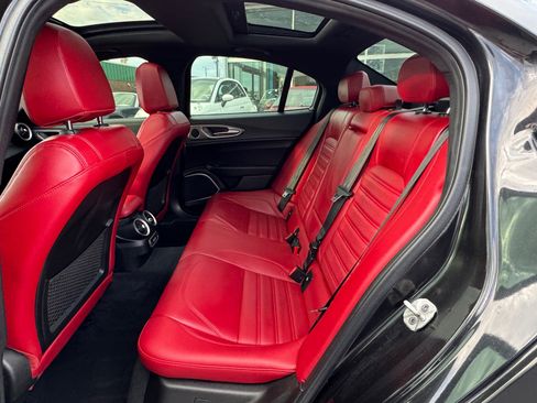 Used 2022 Alfa Romeo Giulia Veloce image 8