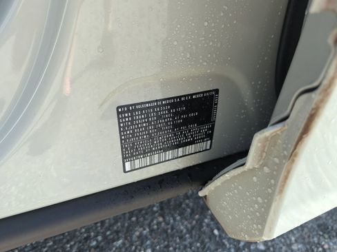 Certified 2025 Volkswagen Tiguan SE R-Line image 46