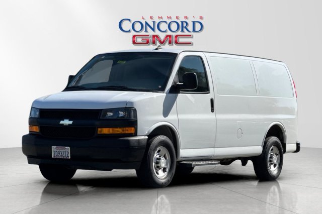 Used 2018 Chevrolet Express 2500 RWD image 8