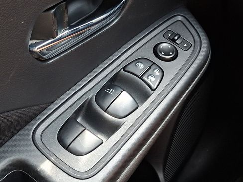 Used 2022 Nissan Versa SV w/ Trunk Package FWD image 25