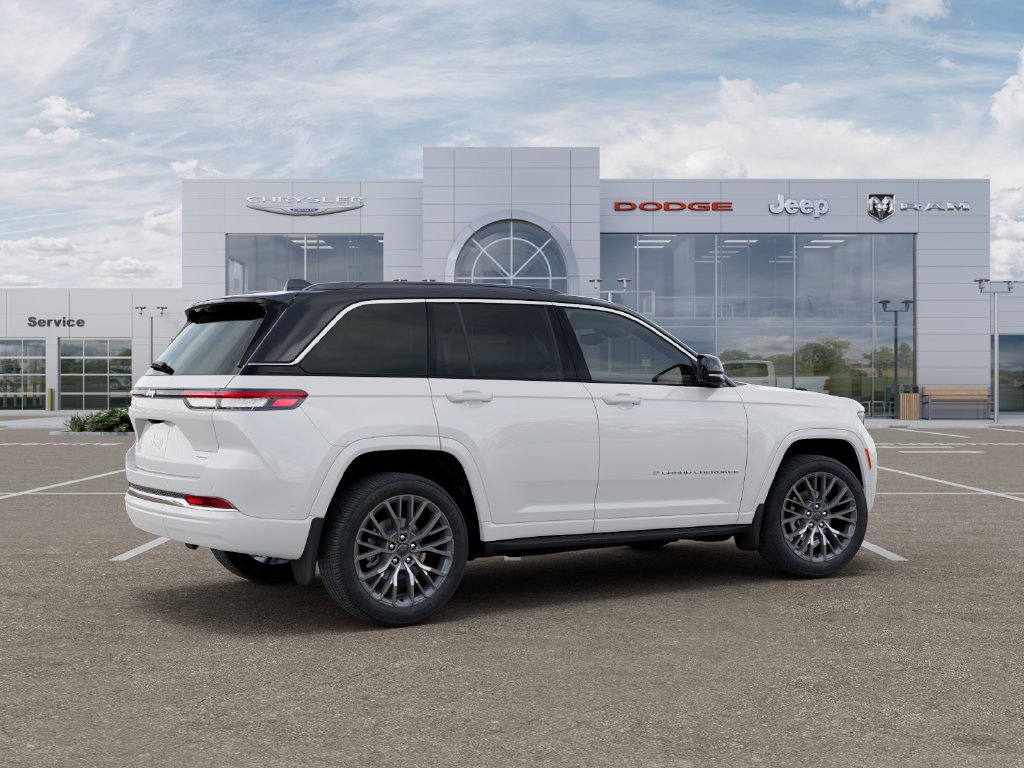 New 2027 Jeep Grand Cherokee Summit AWD/4WD image 4