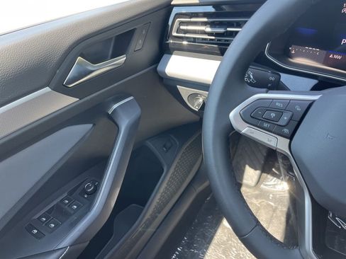 New 2025 Volkswagen Jetta SE image 18