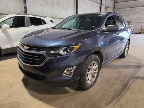 Used 2019 Chevrolet Equinox LS w/ LS Convenience Package AWD/4WD image 1