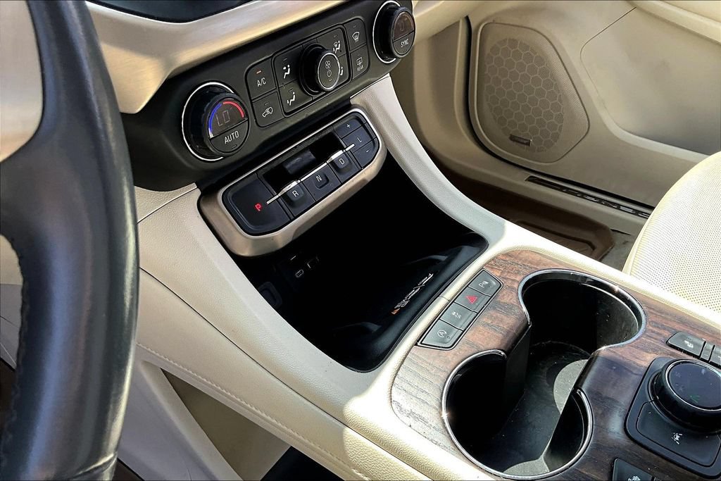 Used 2020 GMC Acadia Denali w/ Technology Package FWD image 18