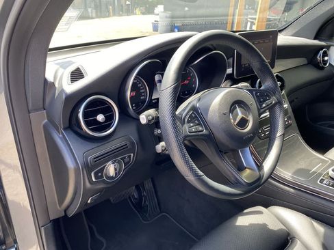 Used 2019 Mercedes-Benz GLC 300 4MATIC image 2