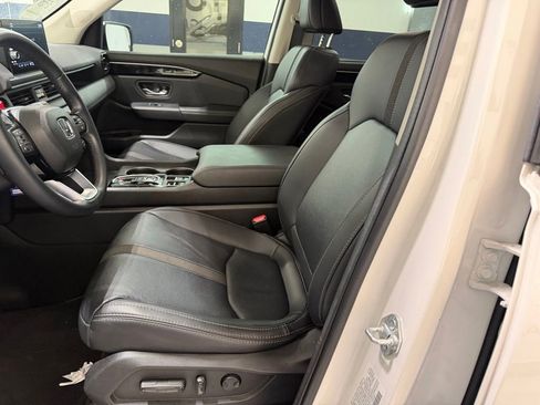Used 2025 Honda Pilot EX-L image 14