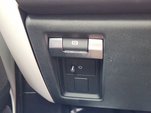 Certified 2025 Land Rover Defender 110 S image 22