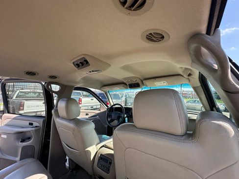 Used 2003 Chevrolet Suburban LS w/ LS Preferred Equipment Group RWD image 30