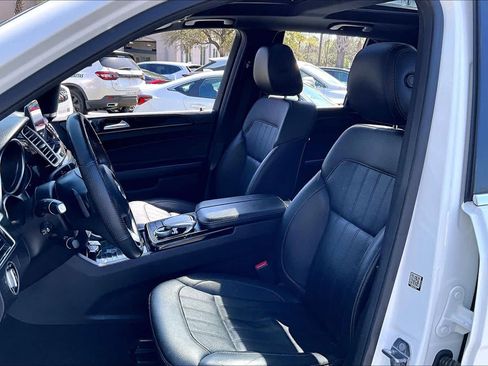 Used 2019 Mercedes-Benz GLE 400 4MATIC image 8
