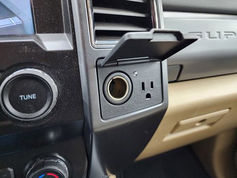 Used 2020 Ford F350 XLT w/ XLT Premium Package image 59