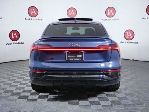 Certified 2024 Audi Q8 e-tron Premium Plus w/ Premium Plus Package AWD/4WD image 7