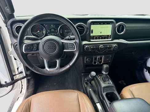 Used 2022 Jeep Wrangler Unlimited Sahara w/ Cold Weather Group AWD/4WD image 25