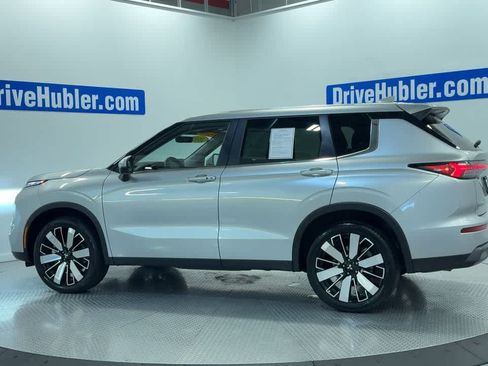 Used 2025 Mitsubishi Outlander SE FWD image 8