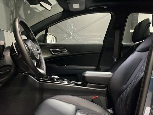 Used 2025 Kia Sportage X-Line AWD/4WD image 9