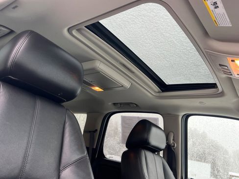 Used 2010 GMC Yukon SLT image 16