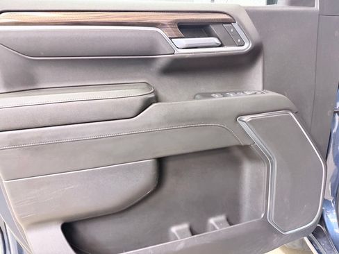 Used 2022 Chevrolet Silverado 1500 LT AWD/4WD image 9