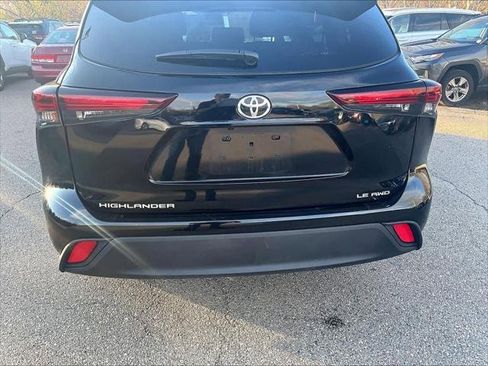 Used 2025 Toyota Highlander LE image 7