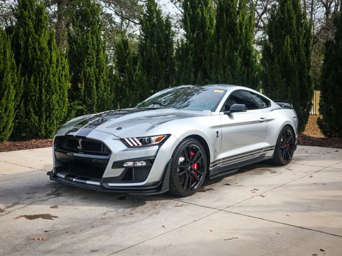 Used 2020 Ford Mustang Shelby GT500 w/ Technology Package image 5