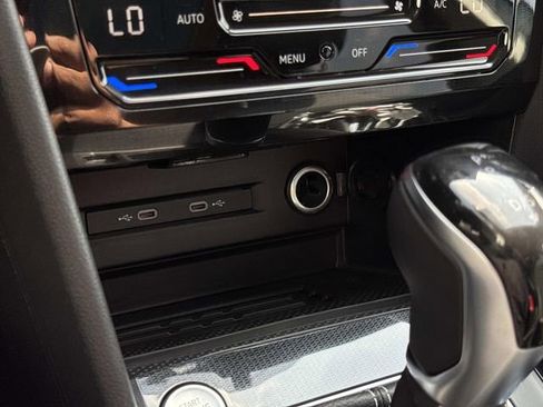 New 2026 Volkswagen Taos SE FWD image 23