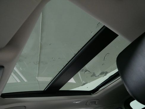 Used 2021 Nissan Rogue Platinum image 32