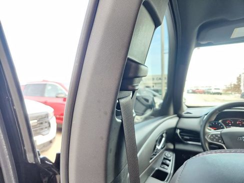 Used 2023 Chevrolet Traverse RS image 31