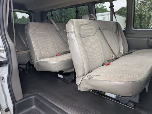 Used 2023 Chevrolet Express 3500 LS RWD image 24