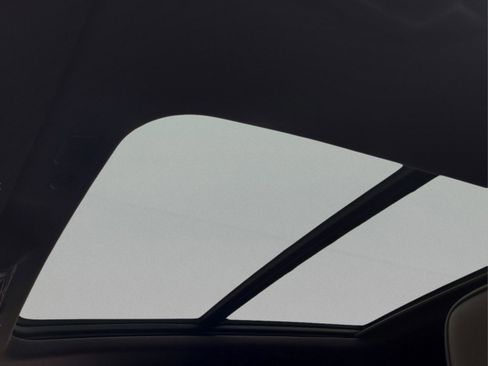 Used 2021 GMC Yukon Denali w/ Denali Premium Package image 17