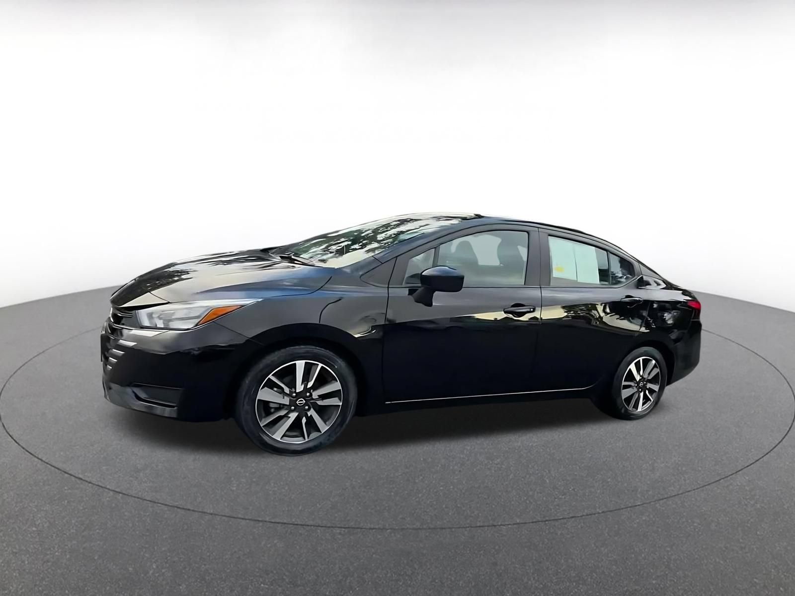 Used 2025 Nissan Versa SV FWD image 7