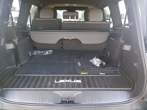 Used 2026 Lexus GX 550 w/ Accessory Package (2T) AWD/4WD image 22