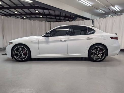 Used 2022 Alfa Romeo Giulia Veloce RWD image 23