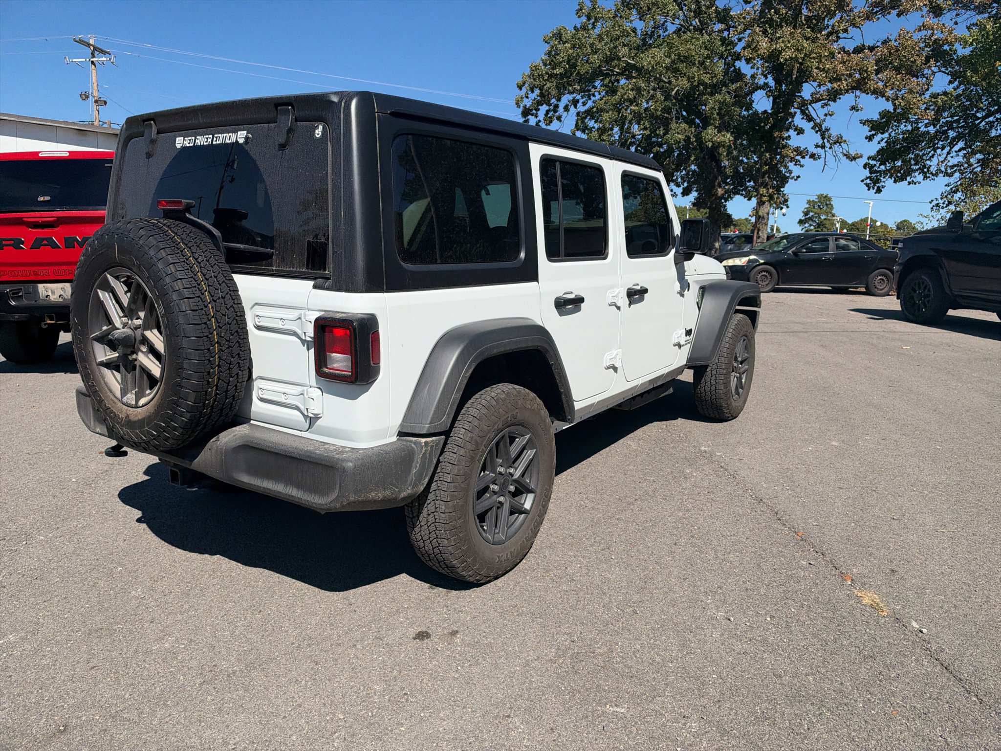 Used 2026 Jeep Wrangler Unlimited Sport AWD/4WD image 3