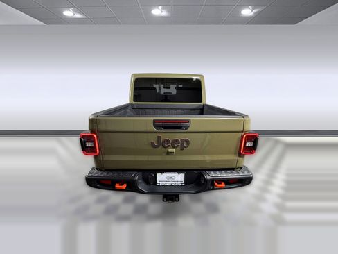 Used 2025 Jeep Gladiator Mojave AWD/4WD image 10