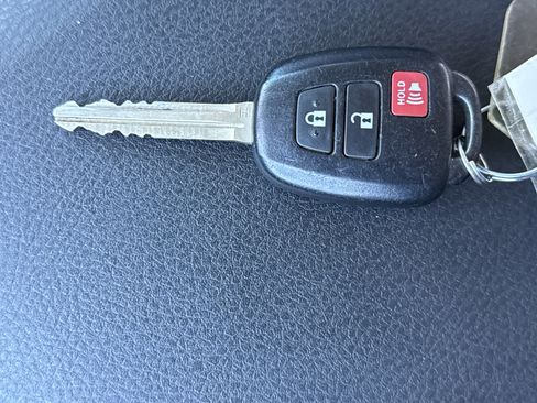 Used 2023 Toyota Tacoma SR image 31