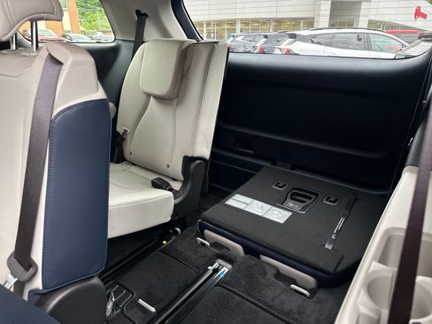 New 2026 Kia Carnival EX FWD image 51