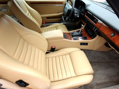 Used 1990 Jaguar XJS V12 Convertible image 13