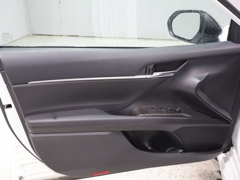 Used 2023 Toyota Camry SE FWD image 13