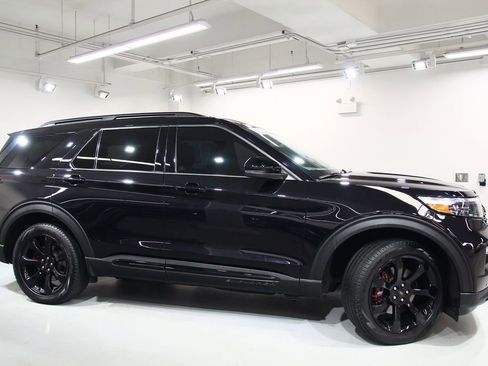 Used 2024 Ford Explorer ST w/ Equipment Group 401A image 9