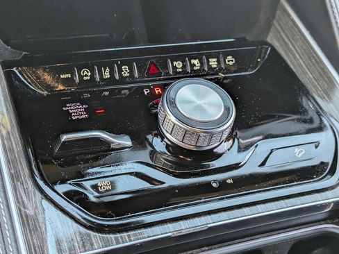 Used 2022 Jeep Wagoneer Series III w/ Convenience Group I image 25