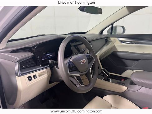 Used 2017 Cadillac XT5 Luxury w/ Driver Awareness Package AWD/4WD image 37