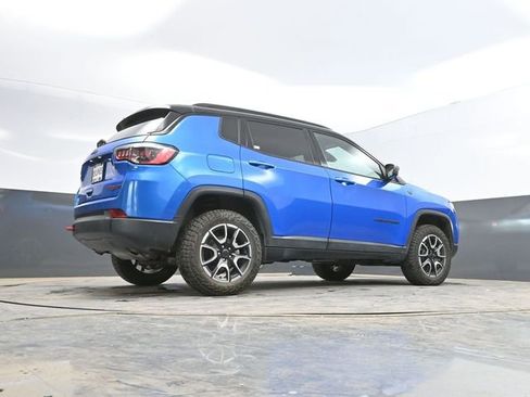 Used 2025 Jeep Compass Trailhawk AWD/4WD image 51