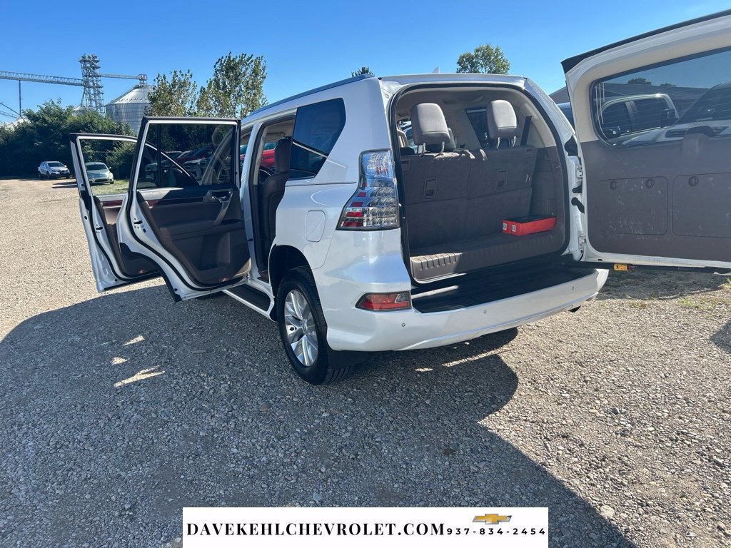 Used 2015 Lexus GX 460 w/ Premium Package AWD/4WD image 12